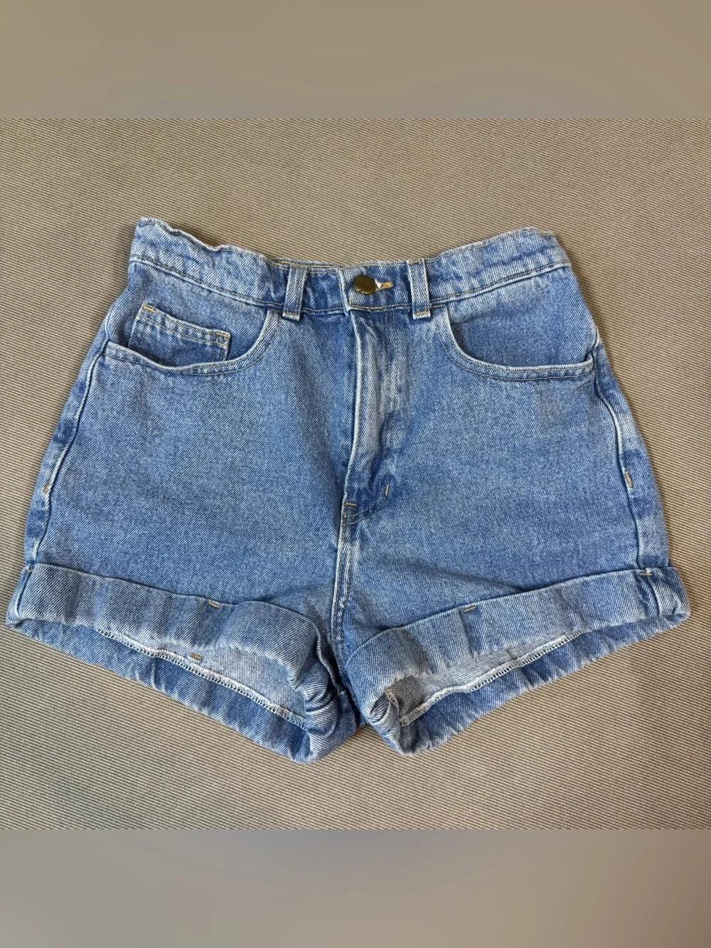 American Apparel Y2K High Waisted Denim Shorts Light Wash Cuffed Size 27 Mom